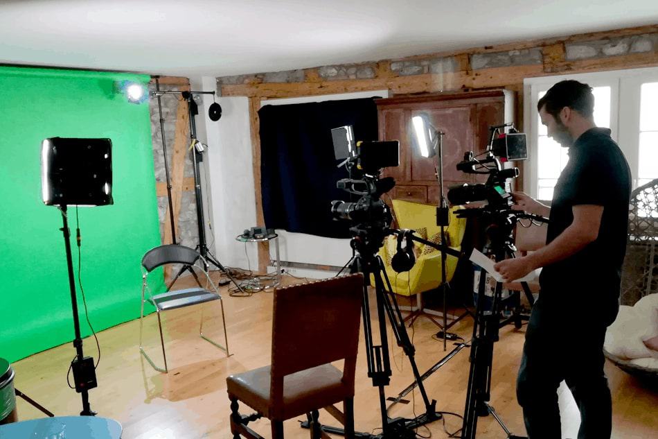 Foto beim Dreh von youstream mit einem Greenscreen